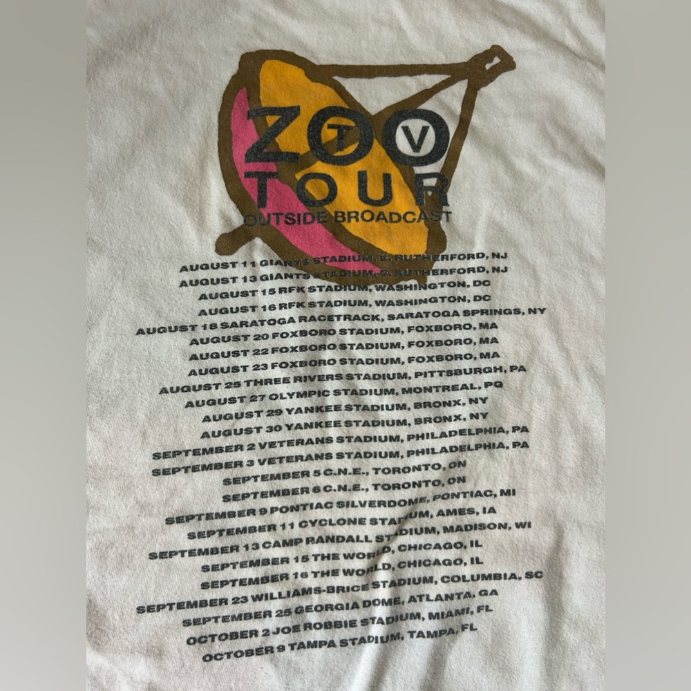 Vintage U2 Zoo TV 📺 1992 White with Hanes Tag Great used condition for age 🎵